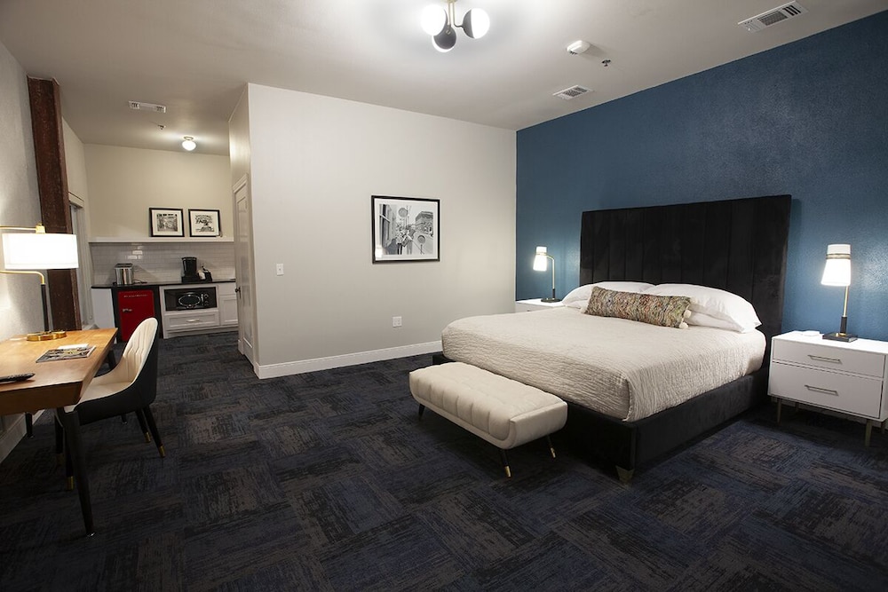 Greyhound Inn - photo 6