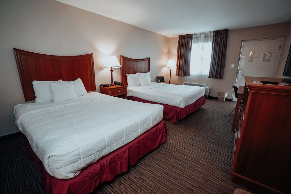 Lamplighter Inn & Suites North - photo 16