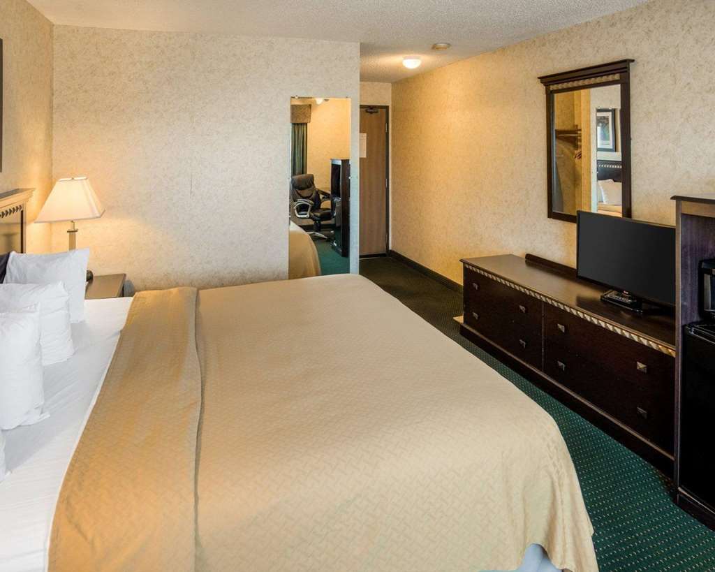 Quality Inn near Northtown Mall & National Sports Center - photo 10
