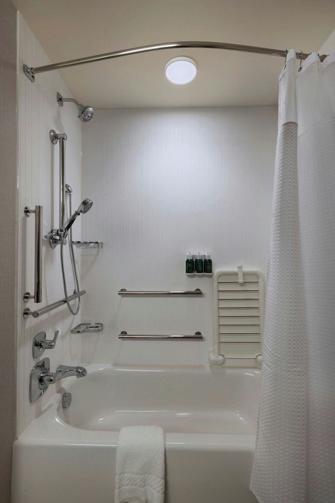 Courtyard by Marriott St. Louis Brentwood - photo 11
