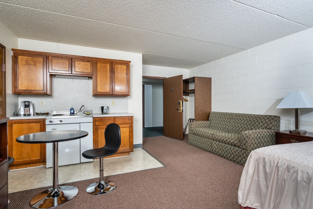 M&M Motel - photo 11