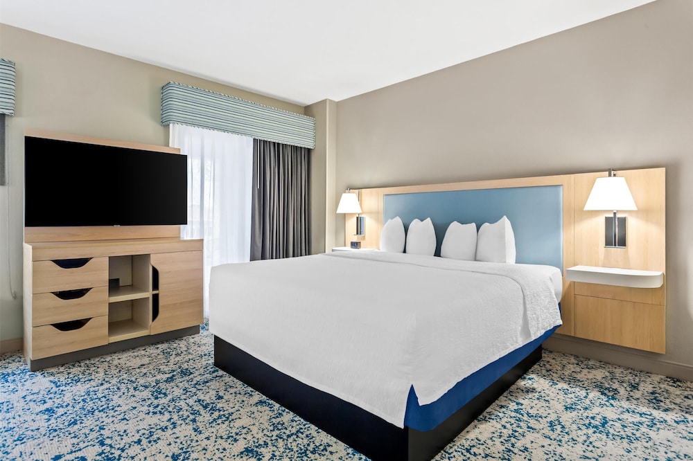 Hampton Inn & Suites St. Petersburg Downtown - photo 27