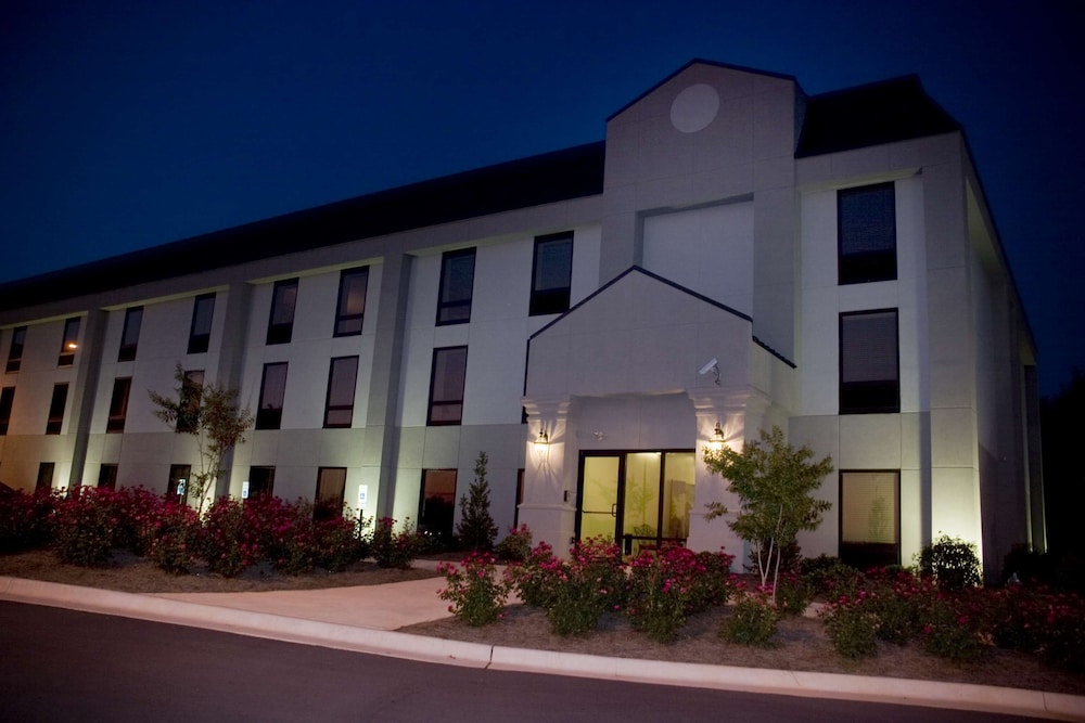 Hampton Inn Madison Huntsville Airport - photo 43