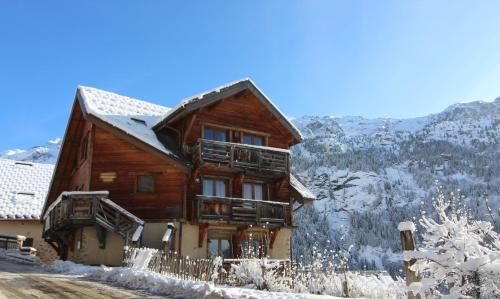 Le Grenier de Germaine — 4-Star Luxury Hotel in Huez, France