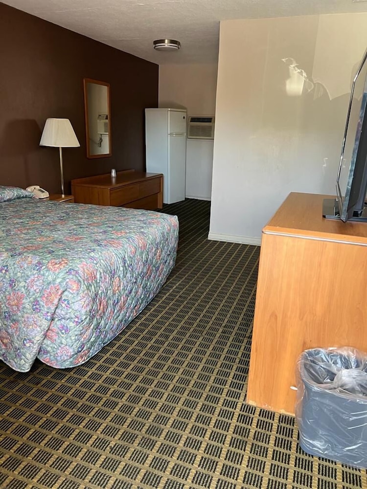 Aaron Motel - photo 5