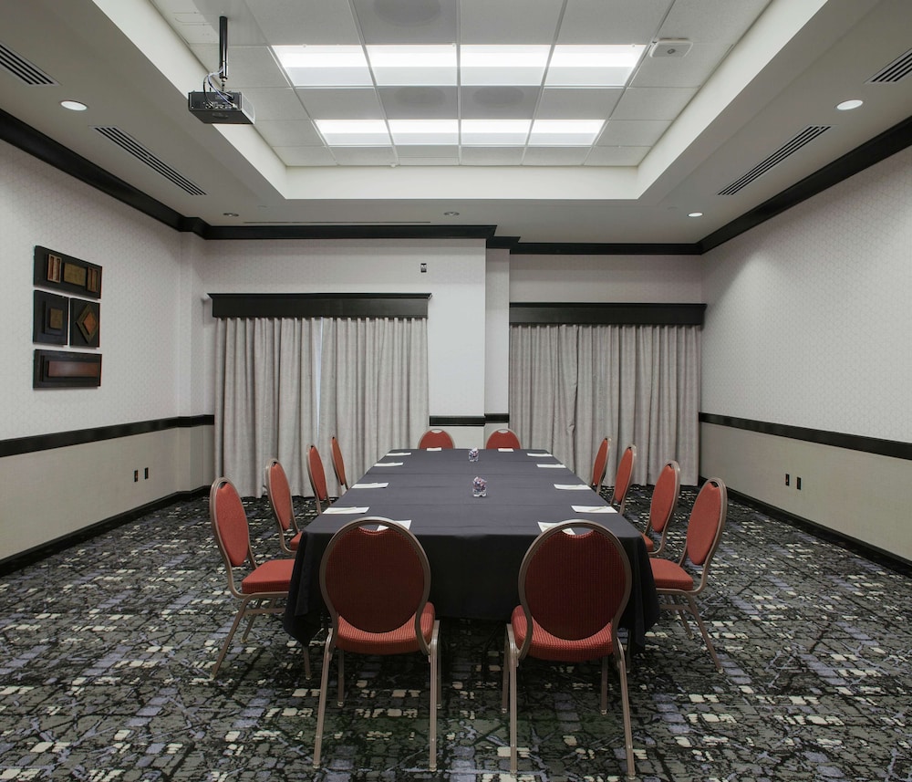 DoubleTree Suites by Hilton Bentonville - photo 43