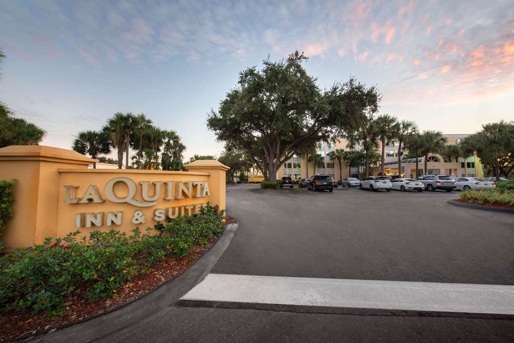 La Quinta Inn & Suites by Wyndham Deerfield Beach I 95 - photo 6
