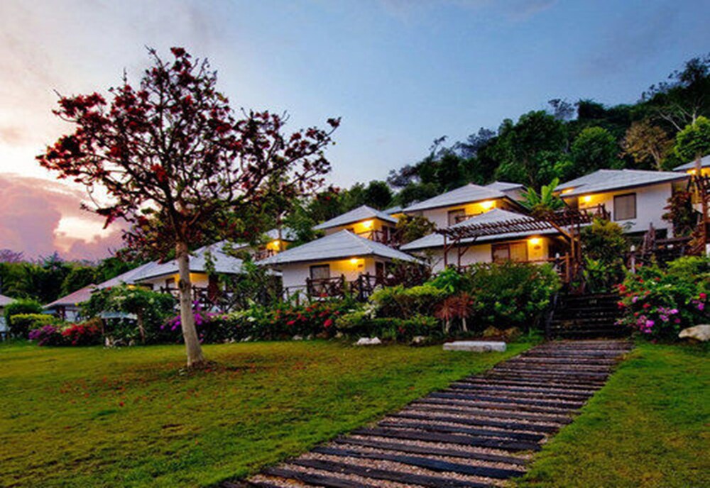 Samed Cliff Resort in Rayong, Thailand