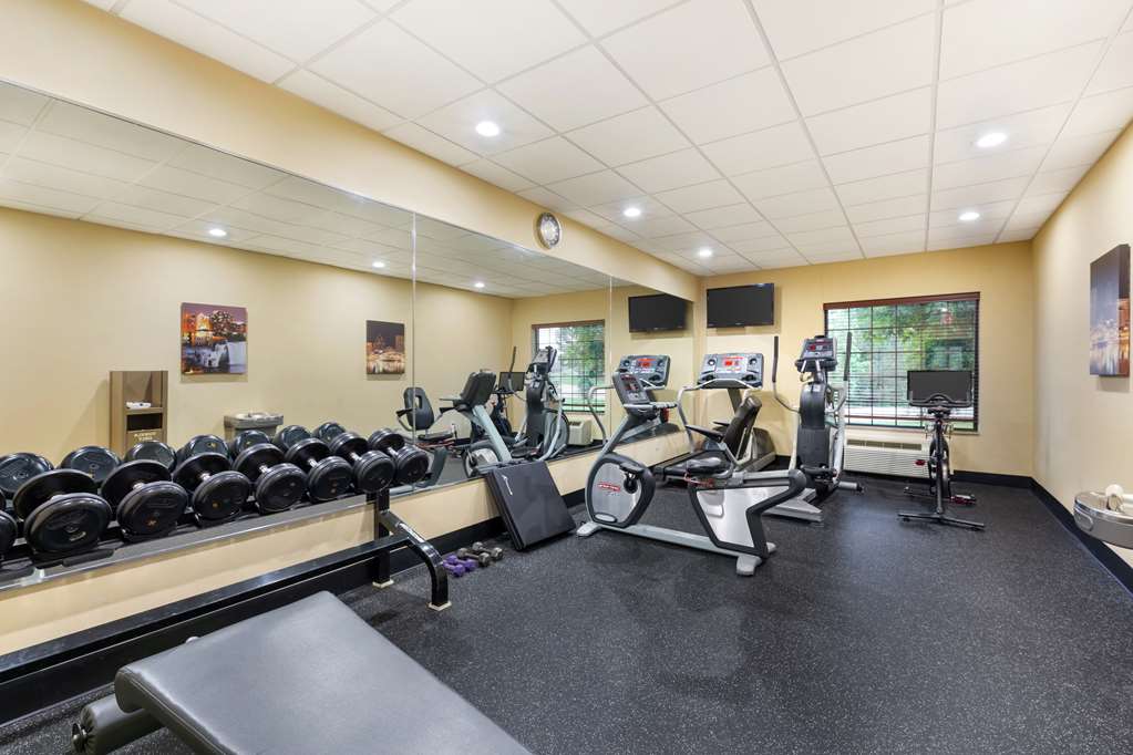 Best Western Plus Victor Inn & Suites - photo 8