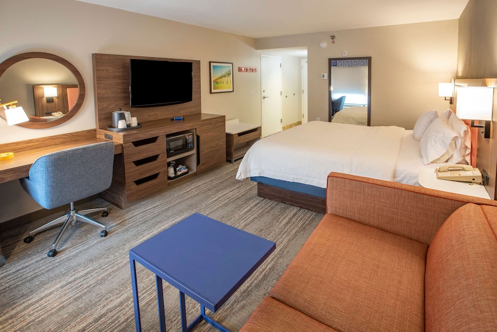 Hampton Inn Pensacola Airport - photo 36