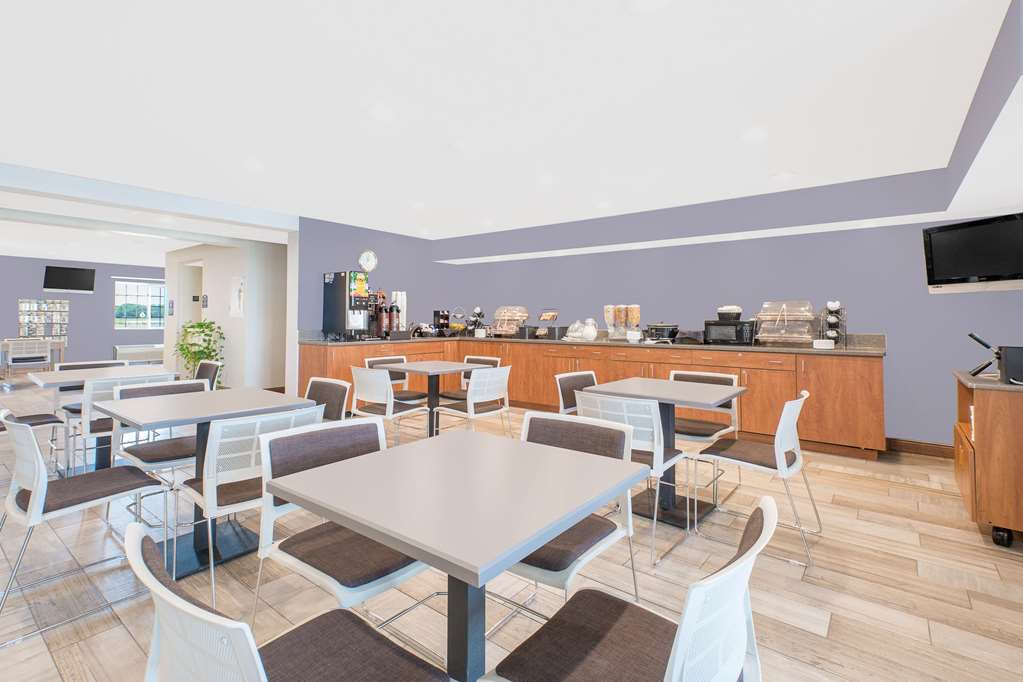 Microtel Inn & Suites by Wyndham Ames - photo 15