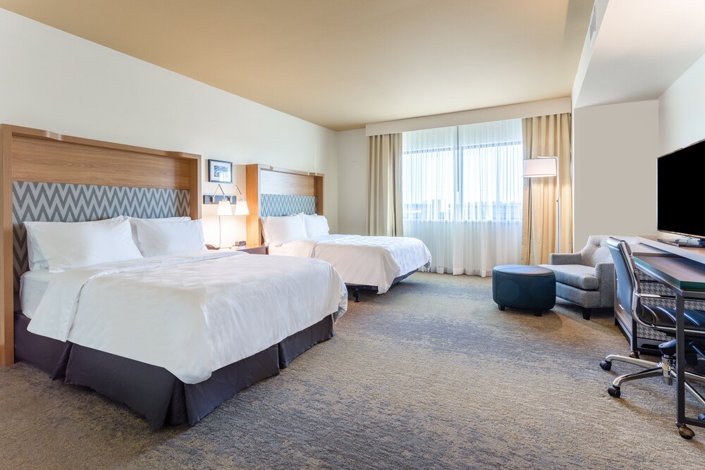 Holiday Inn & Suites Cedar Falls Waterloo Event Ctr by IHG - photo 13