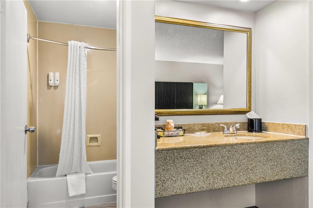 Quality Inn Jacksonville Orange Park near Naval Air Station - photo 19