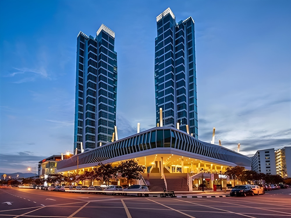 Maritime suites by The Only Bnb — 5-Star Luxury Hotel in George Town, Malaysia