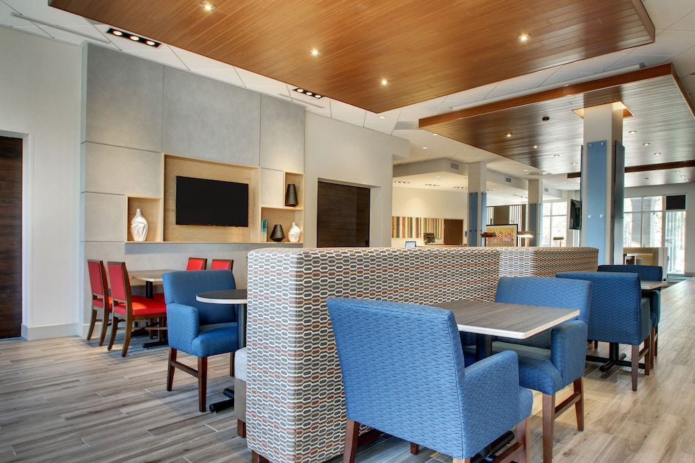 Holiday Inn Express & Suites Summerville by IHG - photo 39