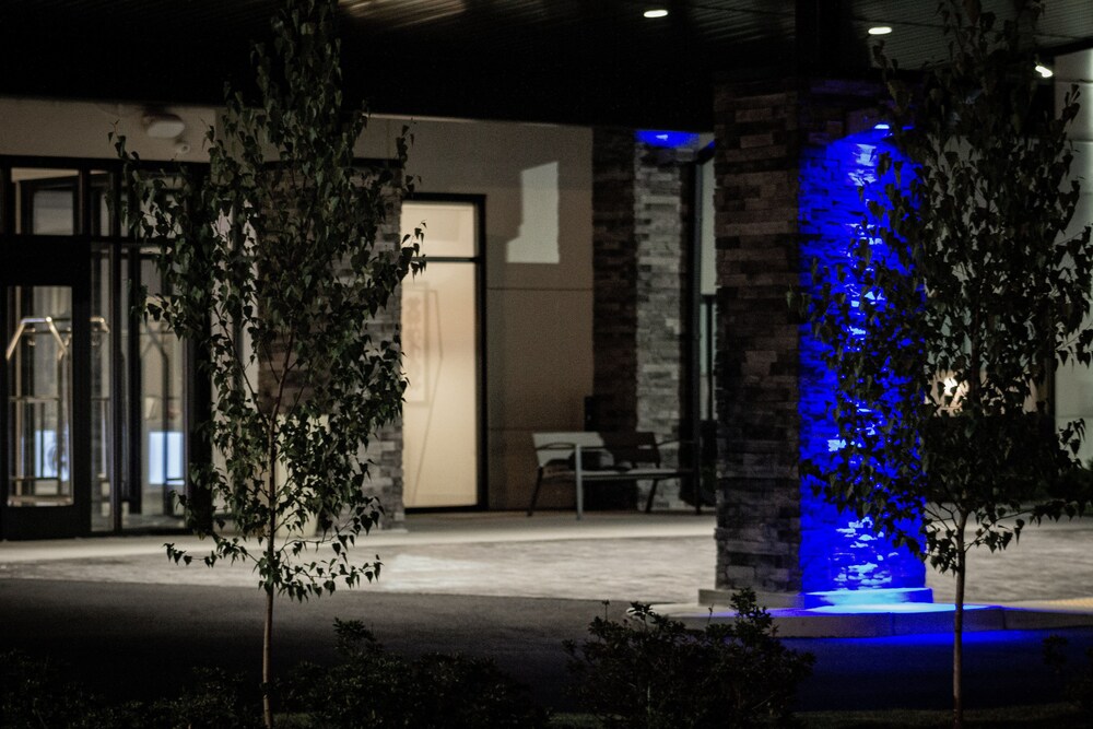 Holiday Inn Express & Suites Boston South Randolph by IHG - photo 70
