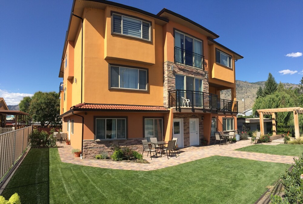 Sahara Suites in Osoyoos, Canada