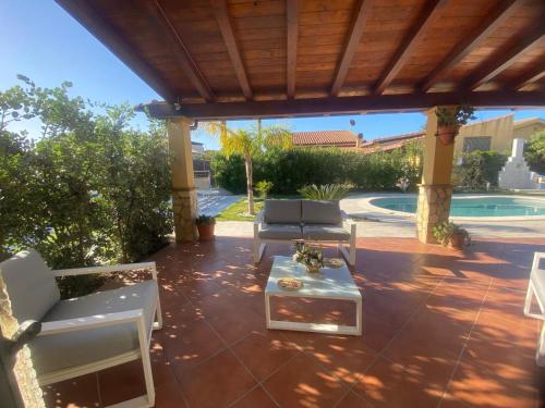 Villetta Schirò Bagnasco in Campofelice Di Roccella, Italy