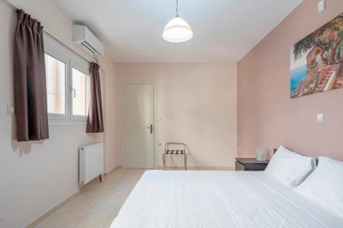 2 Bedroom Renovated Apartment With A View — 4-Star Luxury Hotel in Athens, Greece