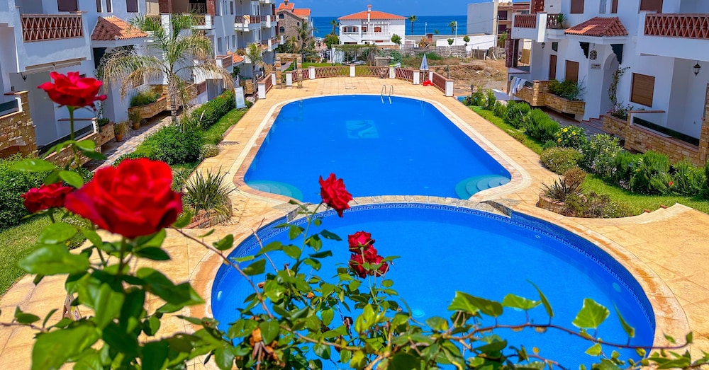 Apartment with pool direct access to sea — 4-Star Luxury Hotel in Oued Laou, Morocco