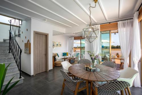 Chris Le Mare Luxury Villa