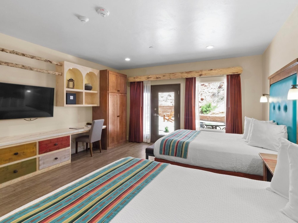 Bluff Dwellings Resort - photo 15