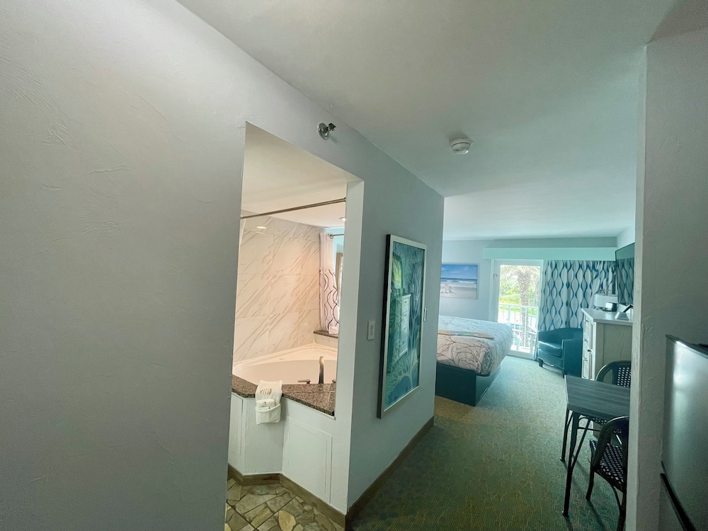 Ocean Sands Beach Boutique Inn 1 Acre Private Beach - photo 45
