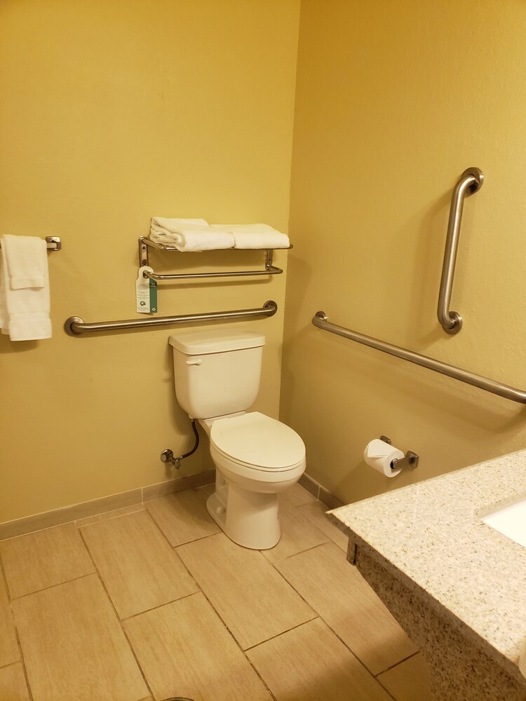 Cobblestone Hotel & Suites Jefferson - photo 28