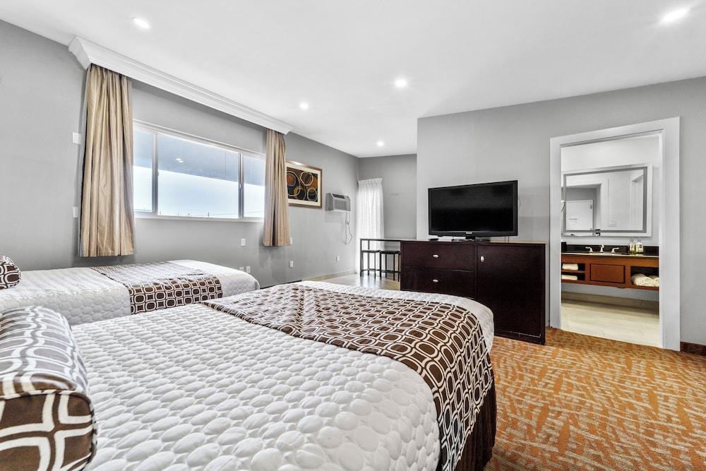 Laguna Inn - photo 18
