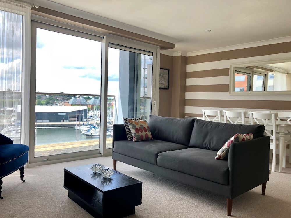 Toothbrush Apartments Waterfront Adults Only — 4-Star Luxury Hotel in Ipswich, United Kingdom