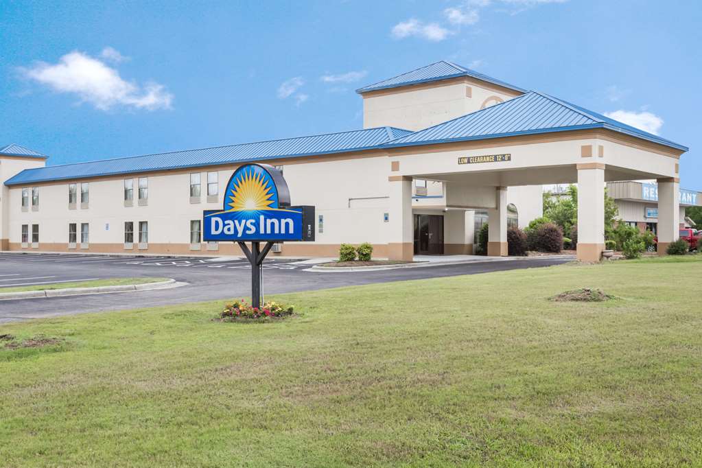 Days Inn by Wyndham Selma - featured photo