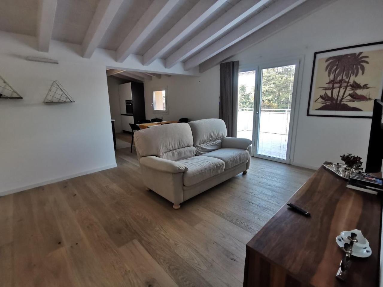 The Orange Flat — 4-Star Luxury Hotel in Bussolengo, Italy