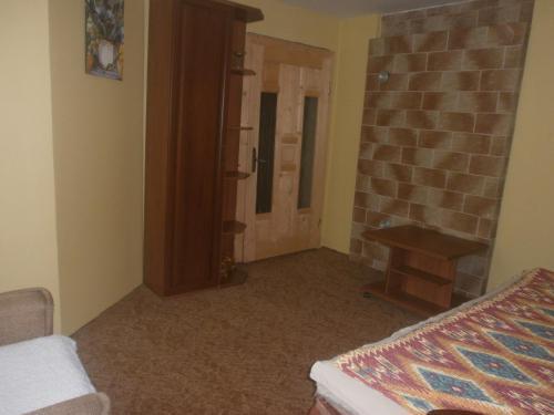 Pid Skeleyu Guesthouse — Lazeshchyna — photo 2