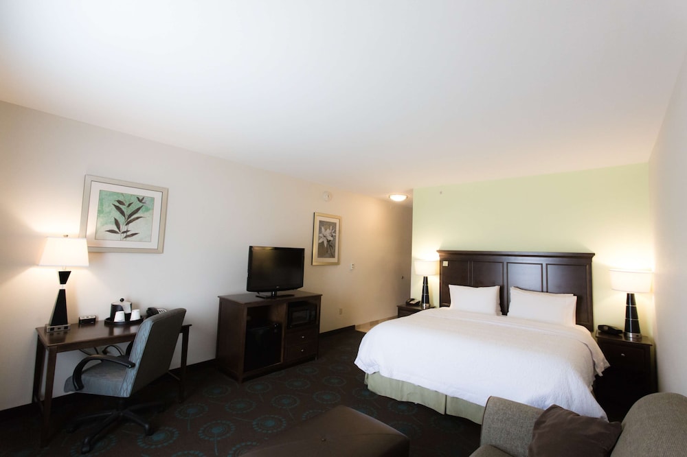 Hampton Inn & Suites Middlebury - photo 9