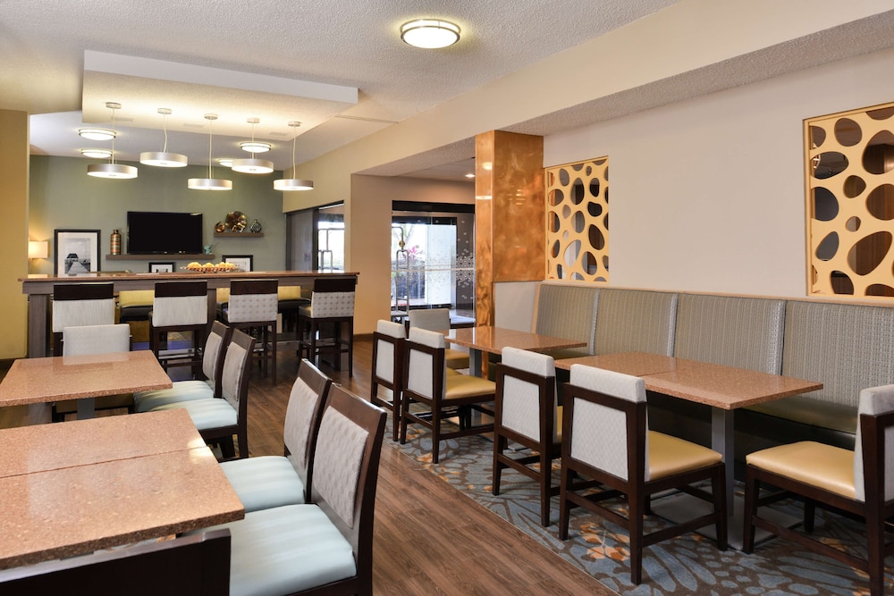 Hampton Inn closest to Universal Orlando - photo 27