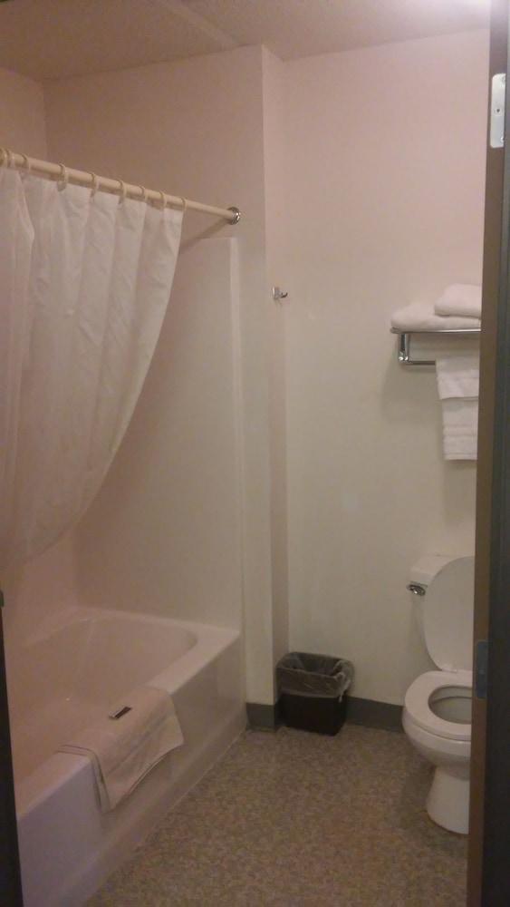 Bilmar Inn & Suites Dell Rapids Near Sioux Falls - photo 87