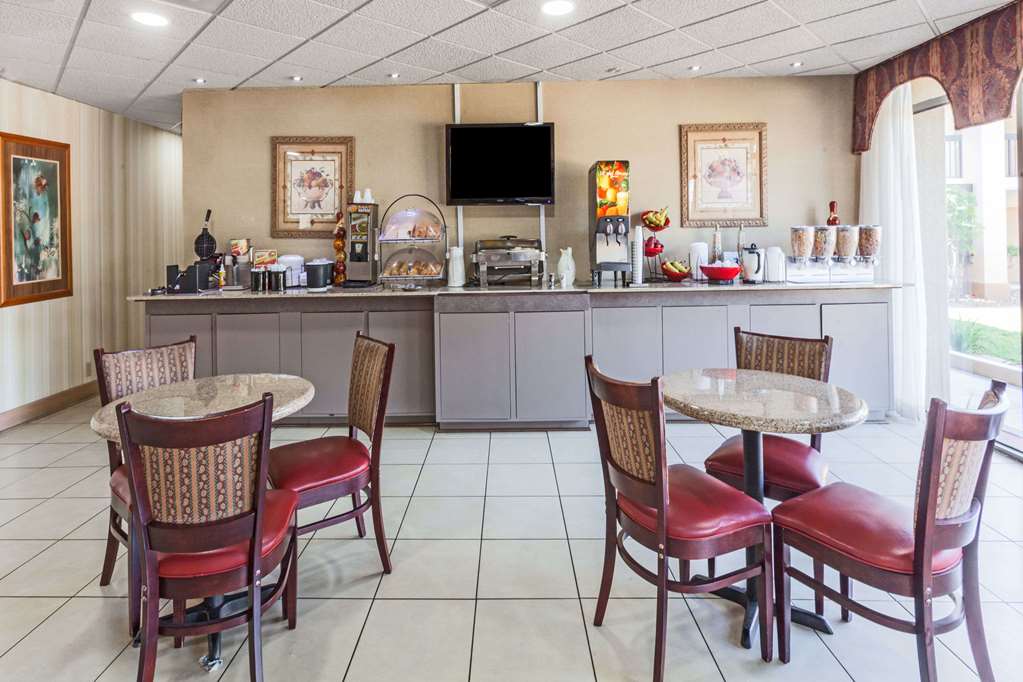Ramada by Wyndham Lebanon - photo 15
