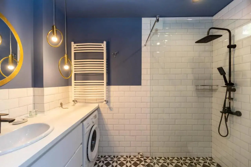 Stylish 3BR House with balcony