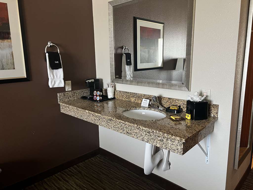Best Western Plus Landmark Hotel - photo 20