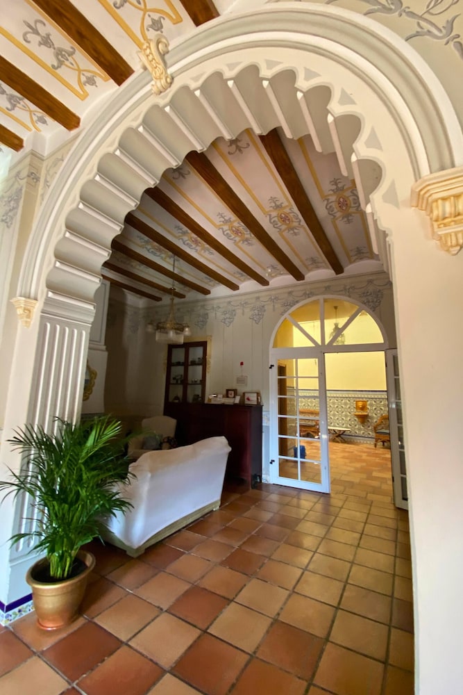 Room magnolia Loft A Spacious Authent — Alzira — photo 4