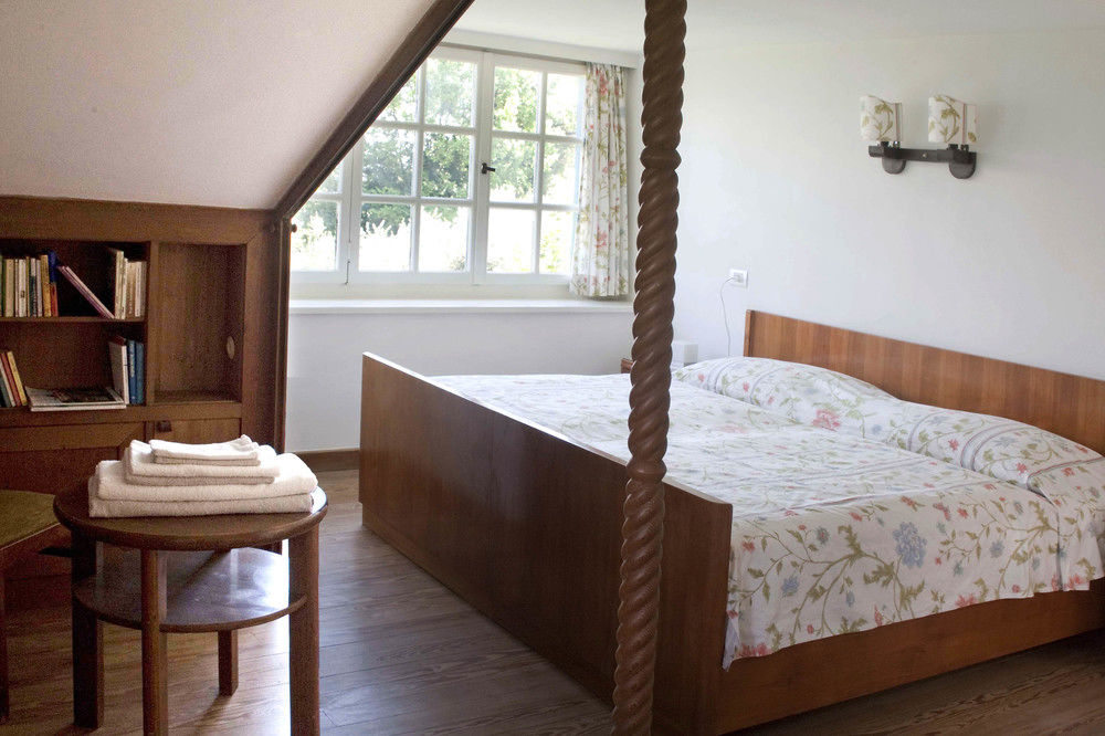 Agriturismo Punta del Corno — 4-Star Luxury Hotel in San Felice Del Benaco, Italy