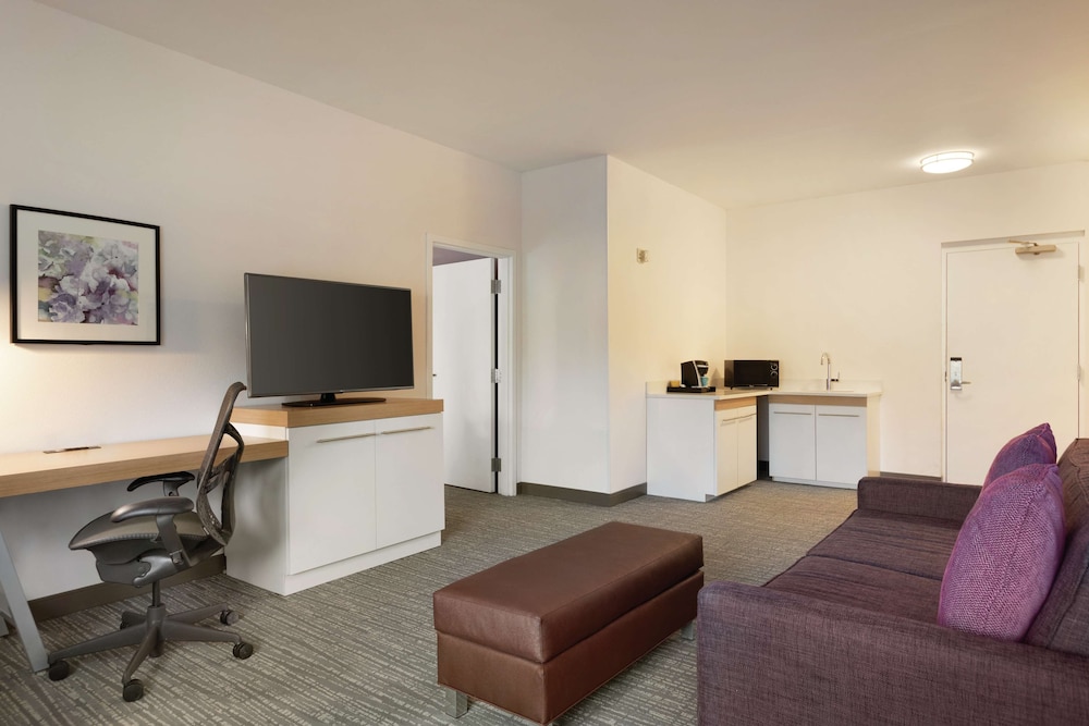 Hilton Garden Inn Bridgewater - photo 11