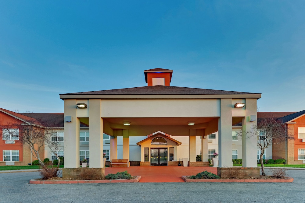 Holiday Inn Express Hotel & Suites Bad Axe by IHG - photo 65