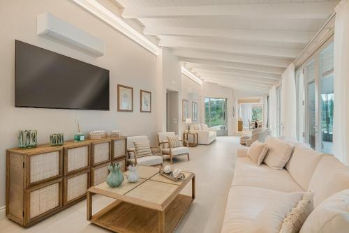 GOLDEN LUXE Diamond in the Hills piscina privata e vasca idromassaggio — hotel in Serravalle Pistoiese