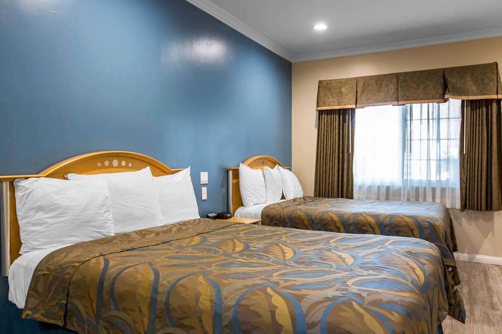 Rodeway Inn Escondido Downtown - photo 20