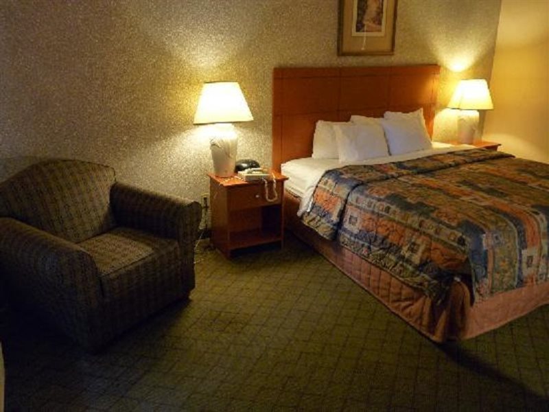 Quality Inn and Suites Downtown North