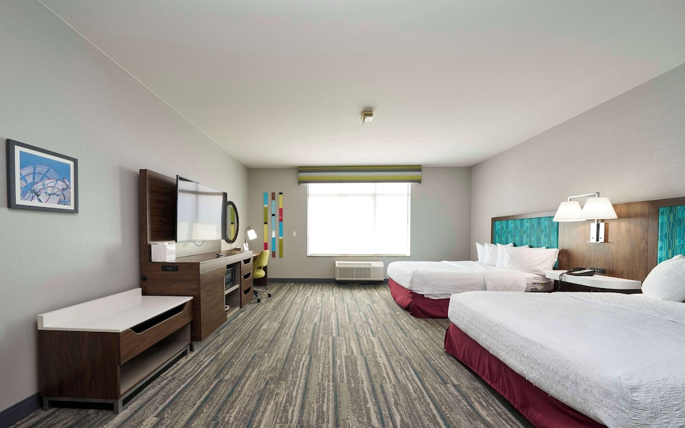 Hampton Inn & Suites Salinas - photo 21