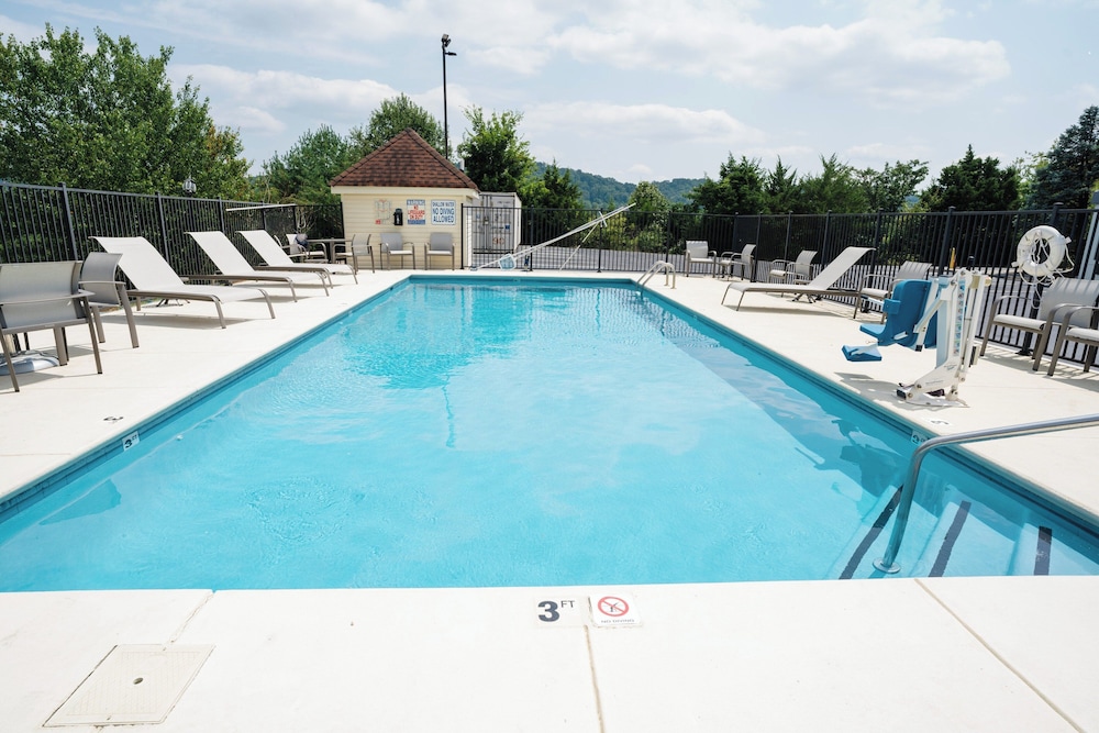 Holiday Inn Express & Suites Knoxville North I 75 Exit 112 by IHG - photo 42