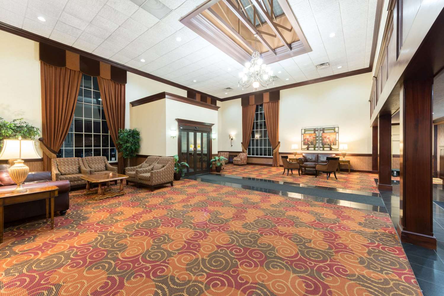 Ramada Plaza Louisville Hotel and Conference Center - photo 4