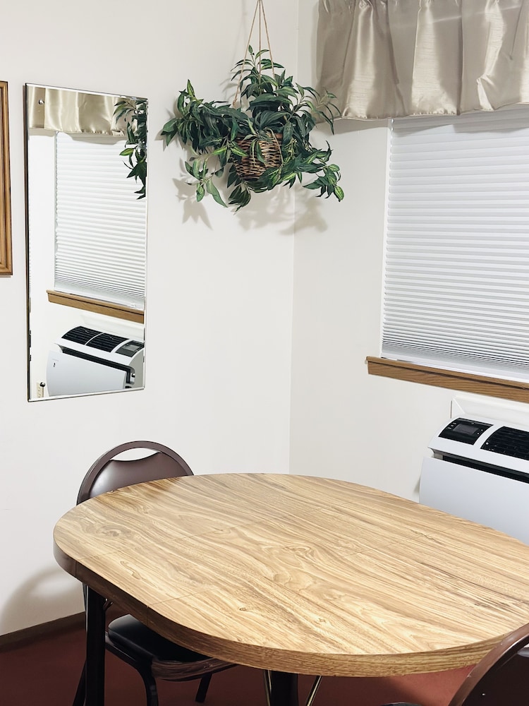 The Davenport Motel - photo 23